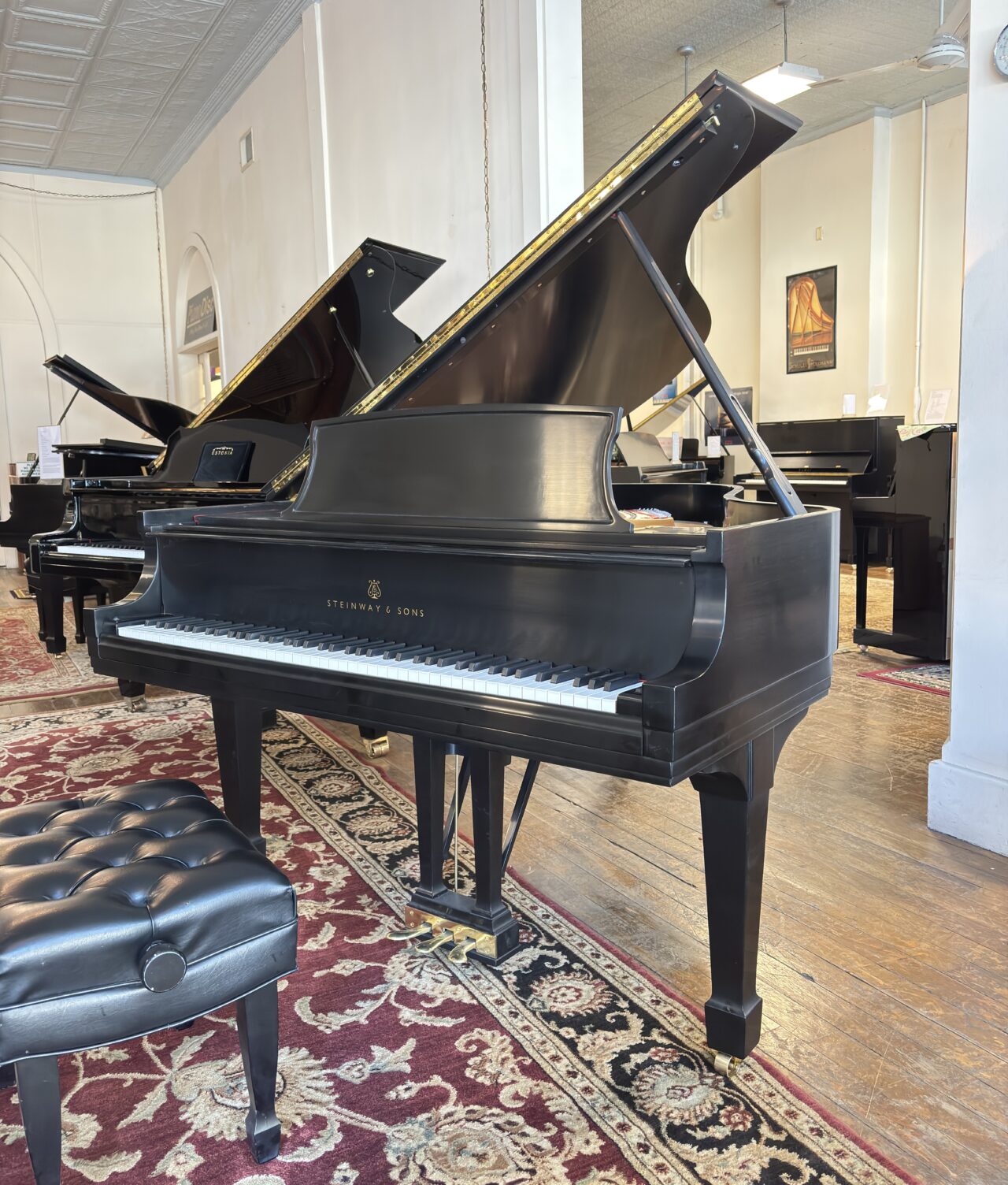 steinway L #451606 corner