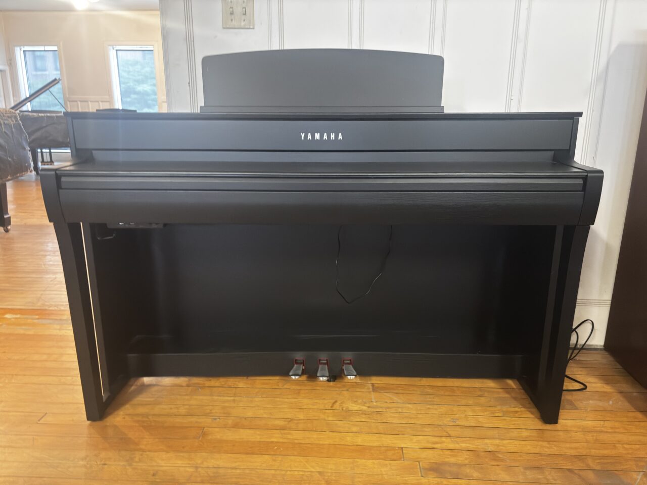 yamaha clp745 closed lid