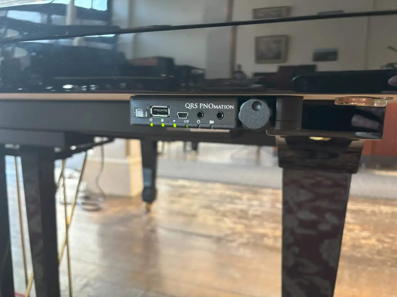 hallet player qrs close up 1