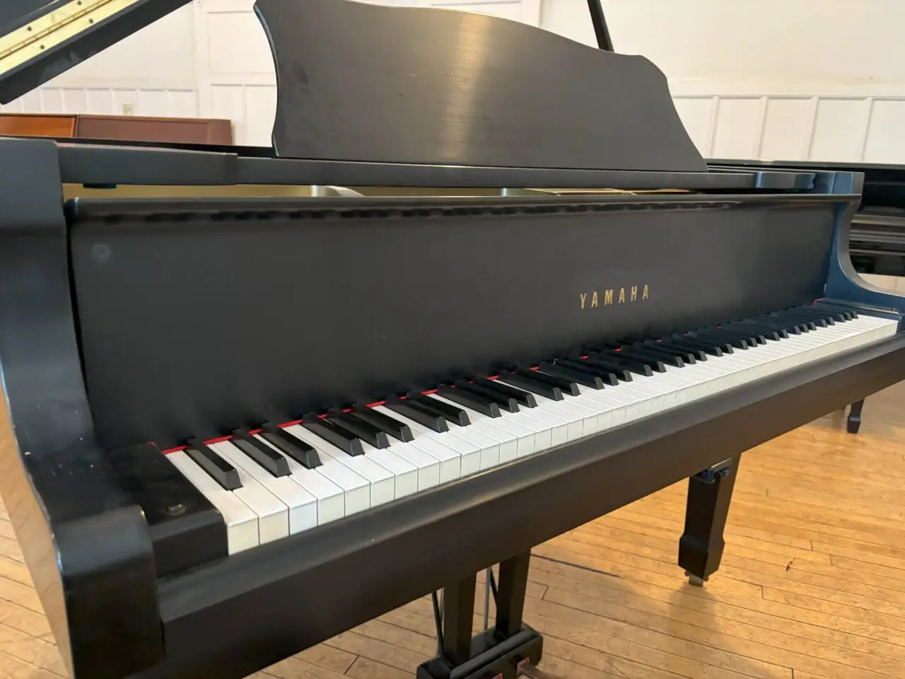 yamaha c3 2740008 left side