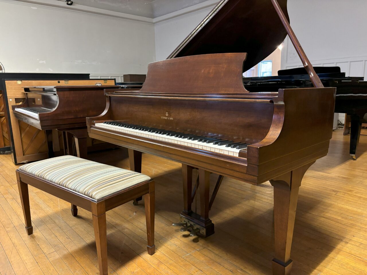 STEINWAY S 3426404 CORNER SHOT