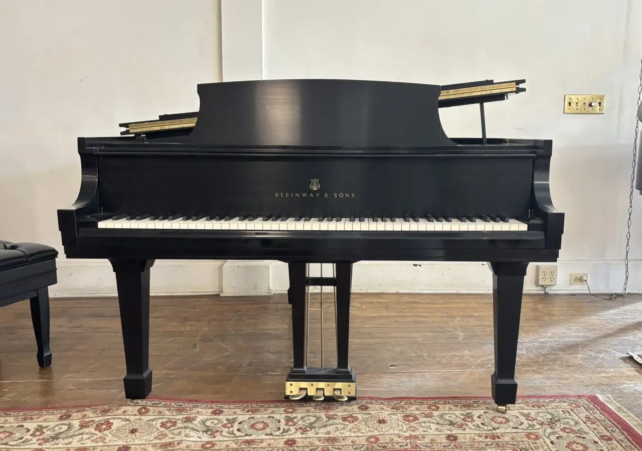 steinway m #433766 front short lid